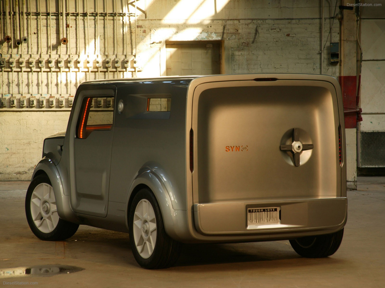 Ford SYNus Concept